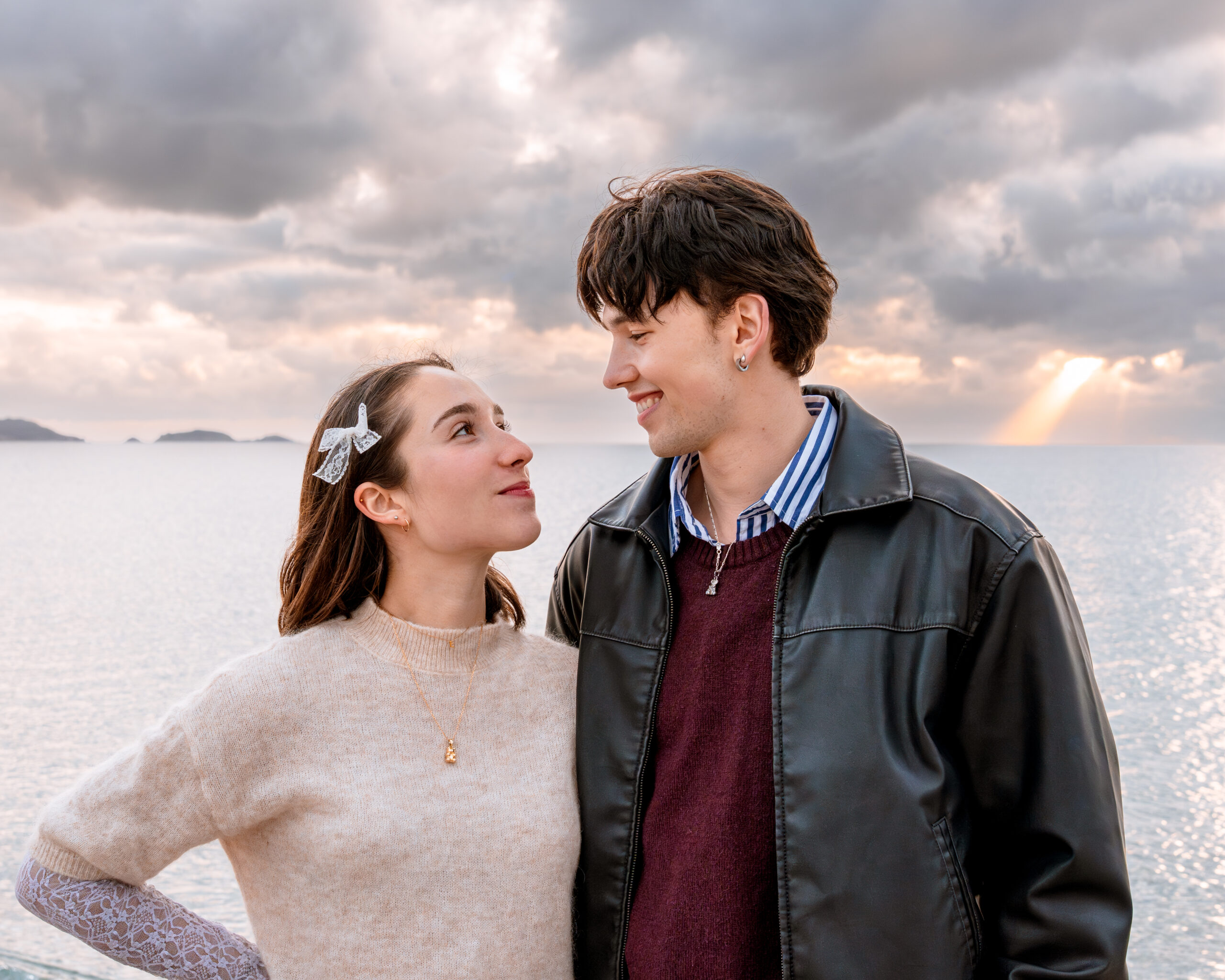 Portrait d'un couple à la plage
