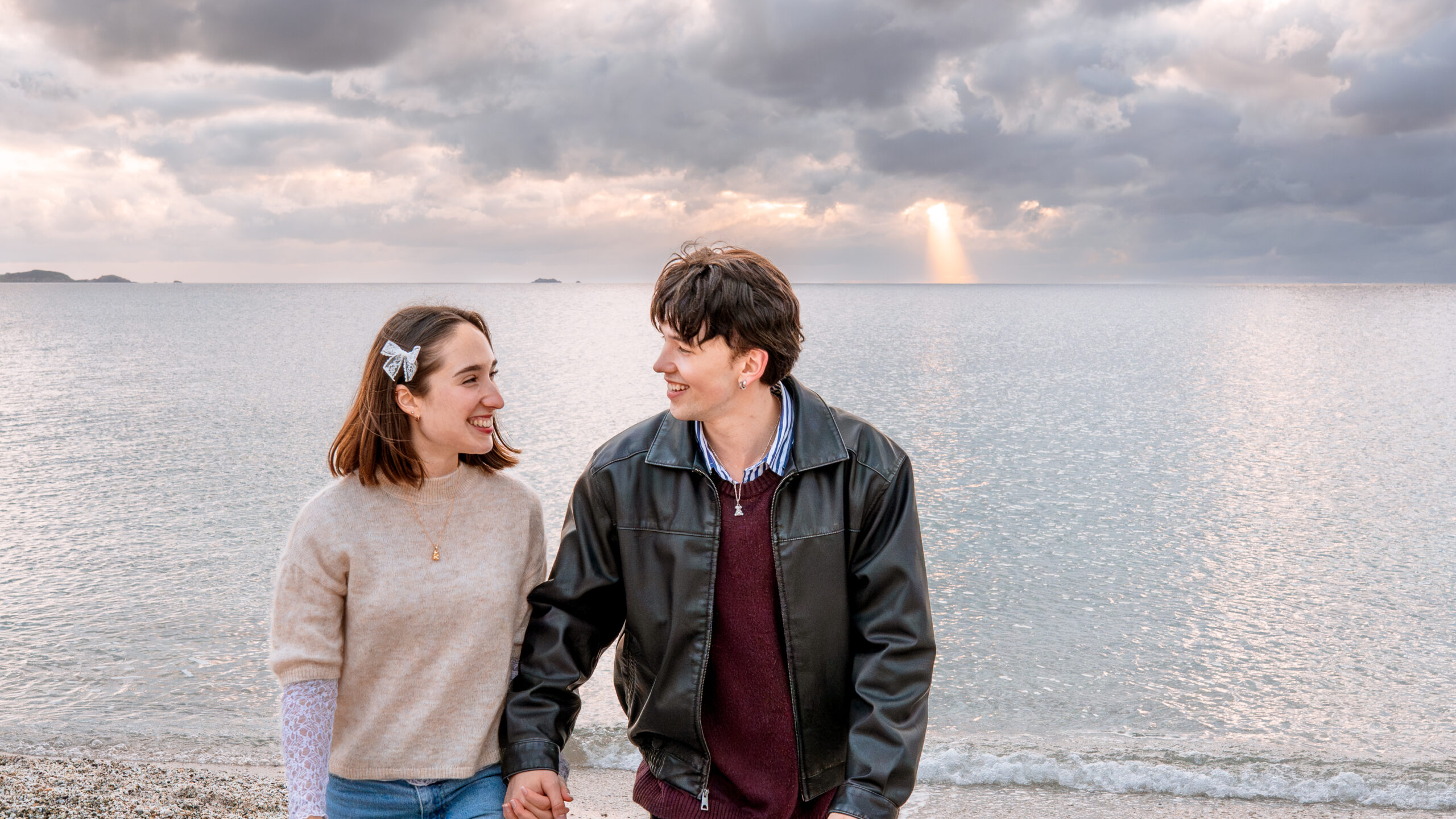 Portrait de couple sur la plage